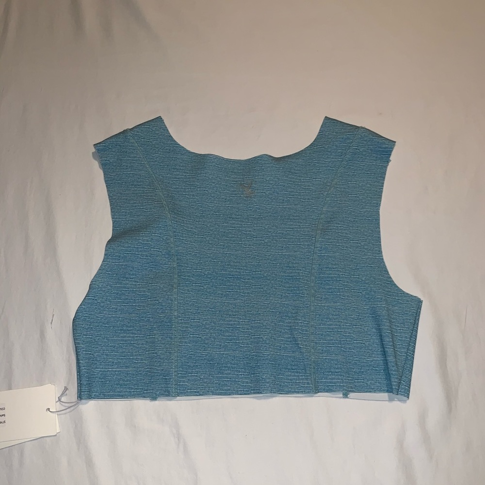 Carve Designs cropped tank - Picture 2 of 3